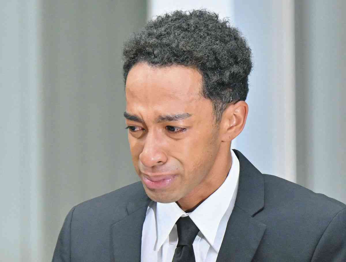 「謝る必要なんかない」草間リチャード敬太の謝罪に編集者が持論「服なんか脱ぎたい時に脱げばいいはず」「脱げない社会がおかしい」：中日スポーツ・東京中日スポーツ 