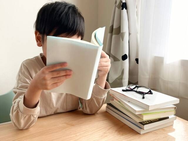 「コスパが悪いから読書はさせないで」SNSの投稿に衝撃…中学受験では敬遠されがちな“読書”がもたらす「本当の国語力」（with online） - Yahoo!ニュース