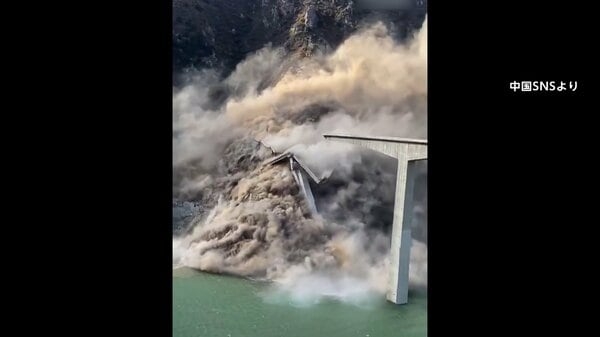 今年完成の758メートルの橋が崩落　中国・四川省　高層ビルが解体中に崩落…住宅や車両140台に被害、去年も事故　モスクワ｜FNNプライムオンライン