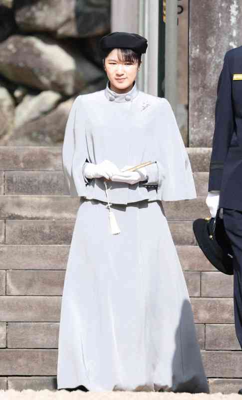 愛子さまが昭和天皇陵など参拝　ラオスで初の海外公務を前に（毎日新聞） - Yahoo!ニュース