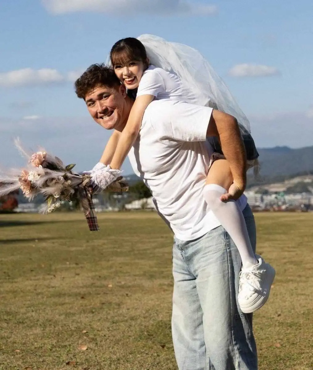 リチャードが元HKT48の外薗葉月さんと結婚　プロポーズは絶景の夜景を見ながら - スポニチ Sponichi Annex 野球