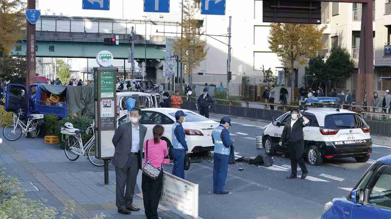 はねられ十数人負傷 運転手を確保 - Yahoo!ニュース