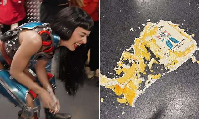 ケイティ・ペリー、バースデーケーキを床に投げつけ大炎上中 トルドー元首相の「完璧な女性」も形無し
