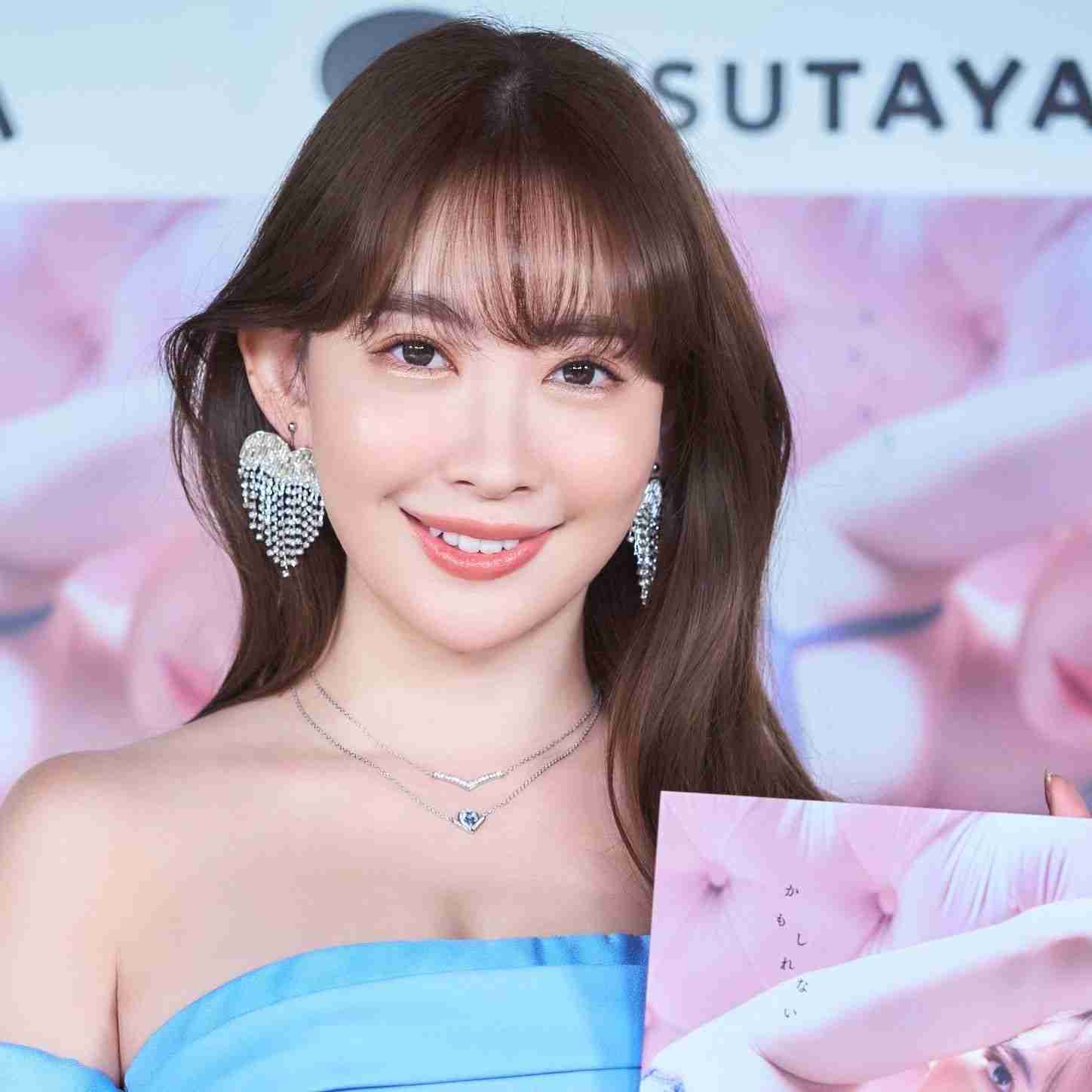 自慢のマシュマロが“まん丸”に！　小嶋陽菜、新作を自ら表現「シルエットに自信が持てる」同性が支持｜よろず〜ニュース