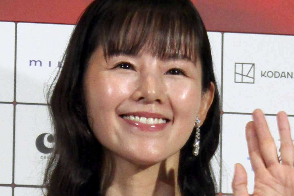 小西真奈美がSNSで明かした「ものすごいストレスで」抜け毛の過去…自らの経験もとに心身の健康めざす日々 | Smart FLASH/スマフラ[光文社週刊誌]