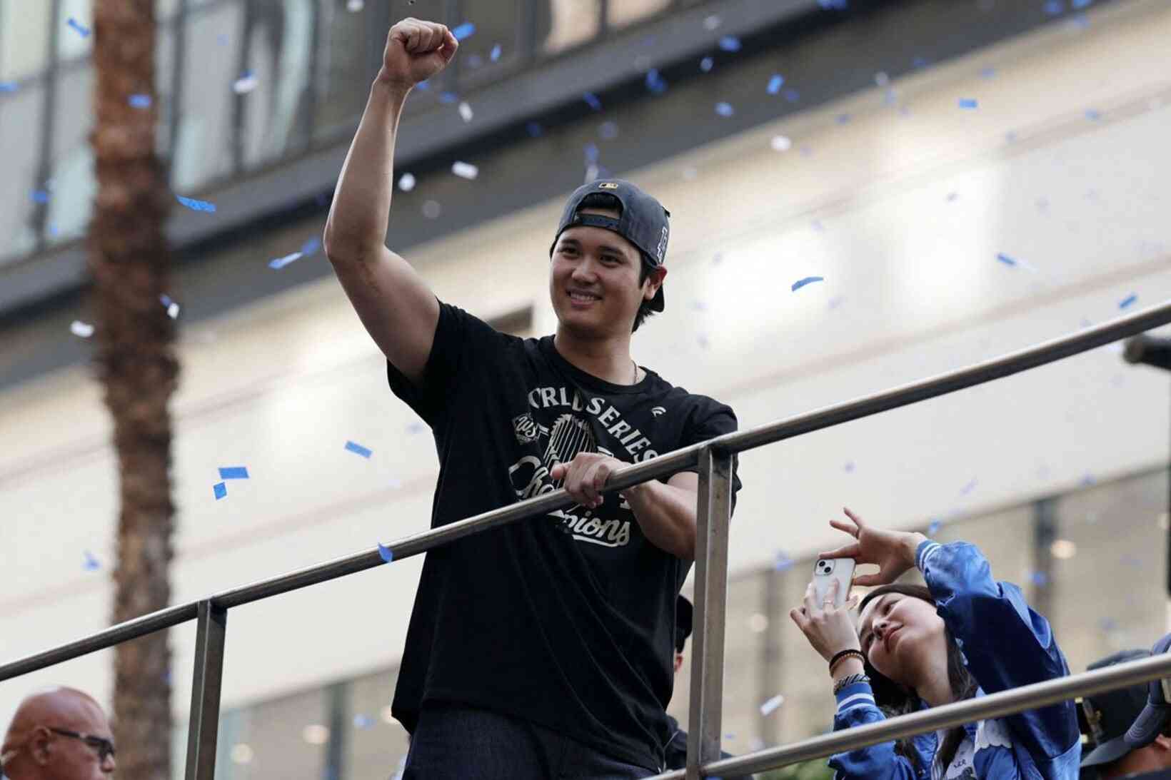 ドジャース・大谷翔平が押すベビーカーにファン急接近＆撮影　動画拡散で物議「赤ちゃんに近づきすぎ」＝海外報道