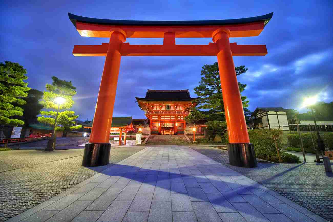 なぜ公立学校教員は「君が代」を歌わないと処分されるのか - やっちゃえ先生探究記