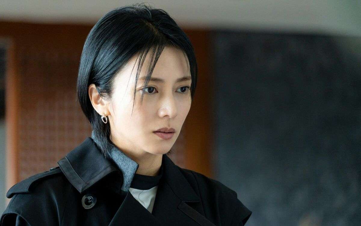 「今、芸能界は過渡期にあるのかなと思うんです」柴咲コウが見た業界の“行き過ぎた面”「どの業界にも“恩返し”をする文化はあると思うんですけど…」 | 文春オンライン