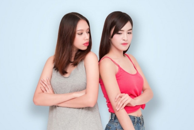 女性は「胸の大きな同性」に対して攻撃性が高まる！（ナゾロジー）｜ｄメニューニュース（NTTドコモ）