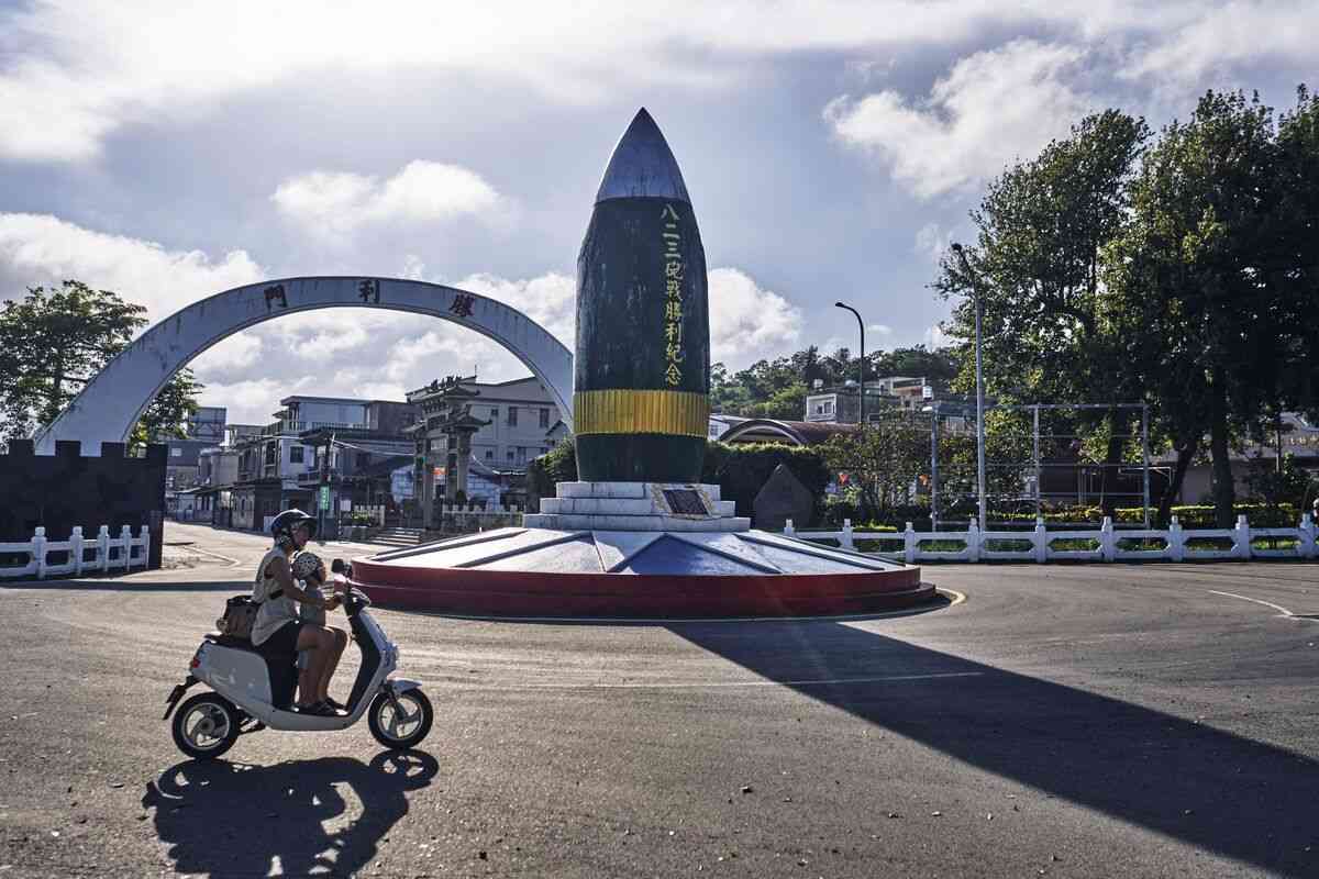 台湾有事なら推計コスト1440兆円、世界経済に重大リスク－13日総統選 - Bloomberg