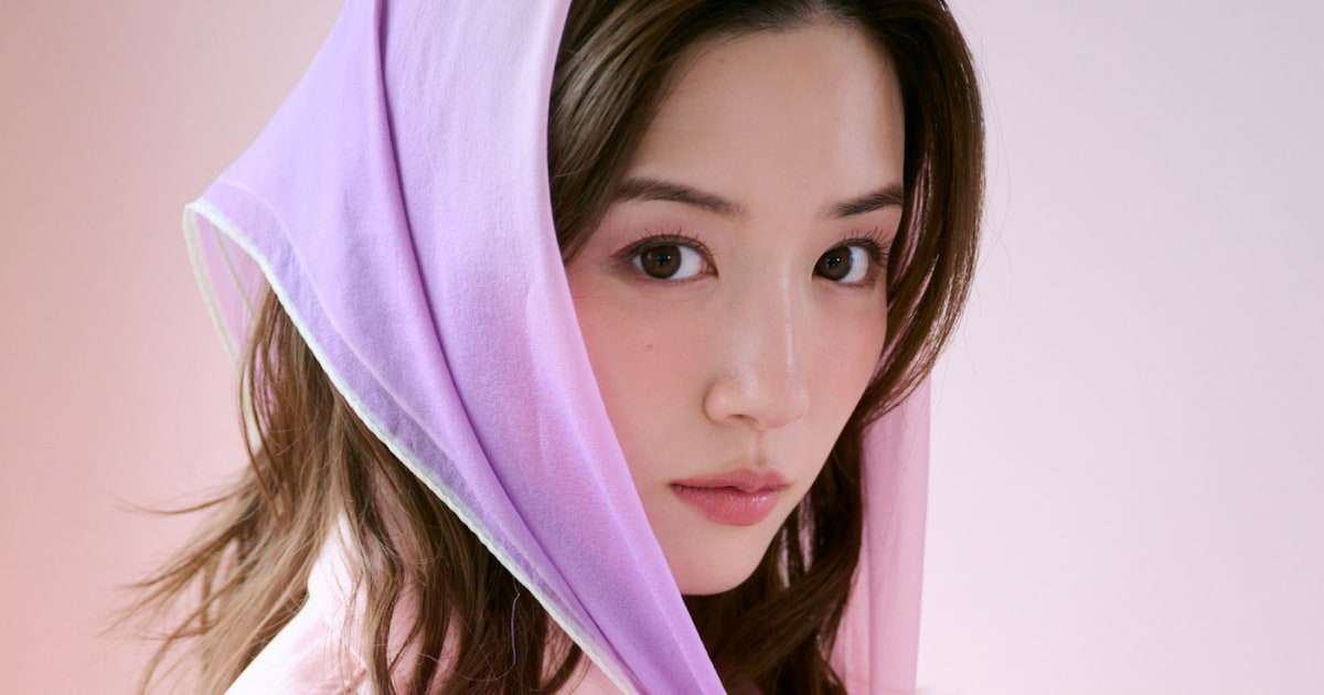 永野芽郁の2026カレンダー12月に発売、テーマは一緒に過ごす春夏秋冬（写真5枚） - 映画ナタリー