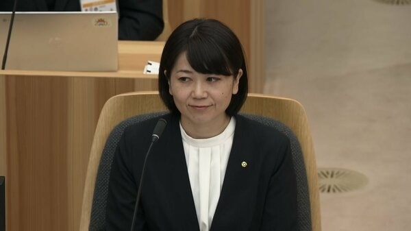 【速報】前橋市の小川晶市長が辞職…“ラブホ密会”問題で提出の「退職届」を議会が全会一致で承認｜FNNプライムオンライン