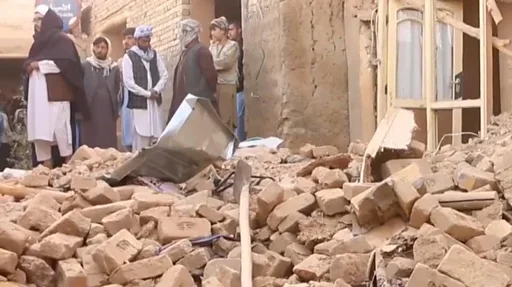 アフガニスタン北部でM6.3の地震、少なくとも20人死亡と当局　「多数の死傷者」が出るおそれ