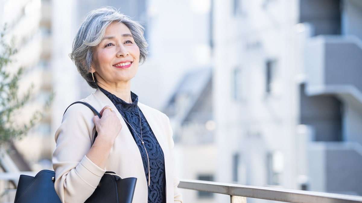 50代女性の“3割”が独身、半数は寿命90歳超え…想像以上に長い「おひとりさま人生」。彼女たちが「老後資金」のためではなく、働き続ける本当の理由｜資産形成ゴールドオンライン