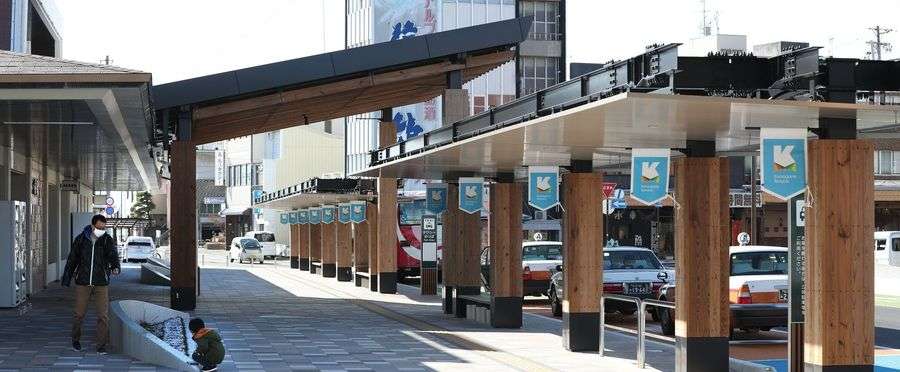 駅前一等地が空白に　地方の”老舗”スーパー閉店、地元に衝撃　「市全体が廃れた印象になる」住民も経済界も地域の衰退に危機感