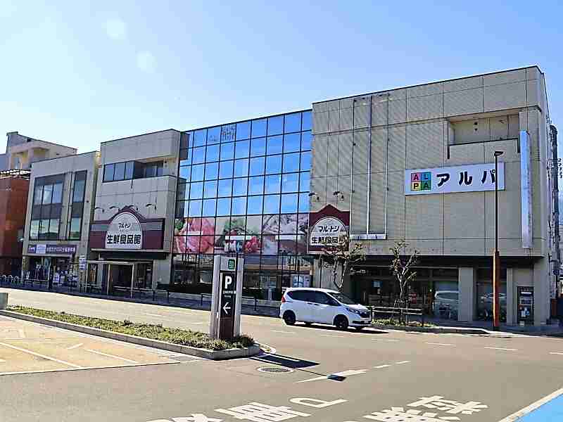 駅前一等地が空白に　地方の”老舗”スーパー閉店、地元に衝撃　「市全体が廃れた印象になる」住民も経済界も地域の衰退に危機感