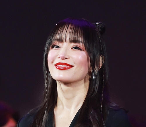 浜崎あゆみ、公演中止の中国・上海で“無観客公演”「会えるはずだった皆さんへ向けて」全曲演奏 - 音楽 : 日刊スポーツ