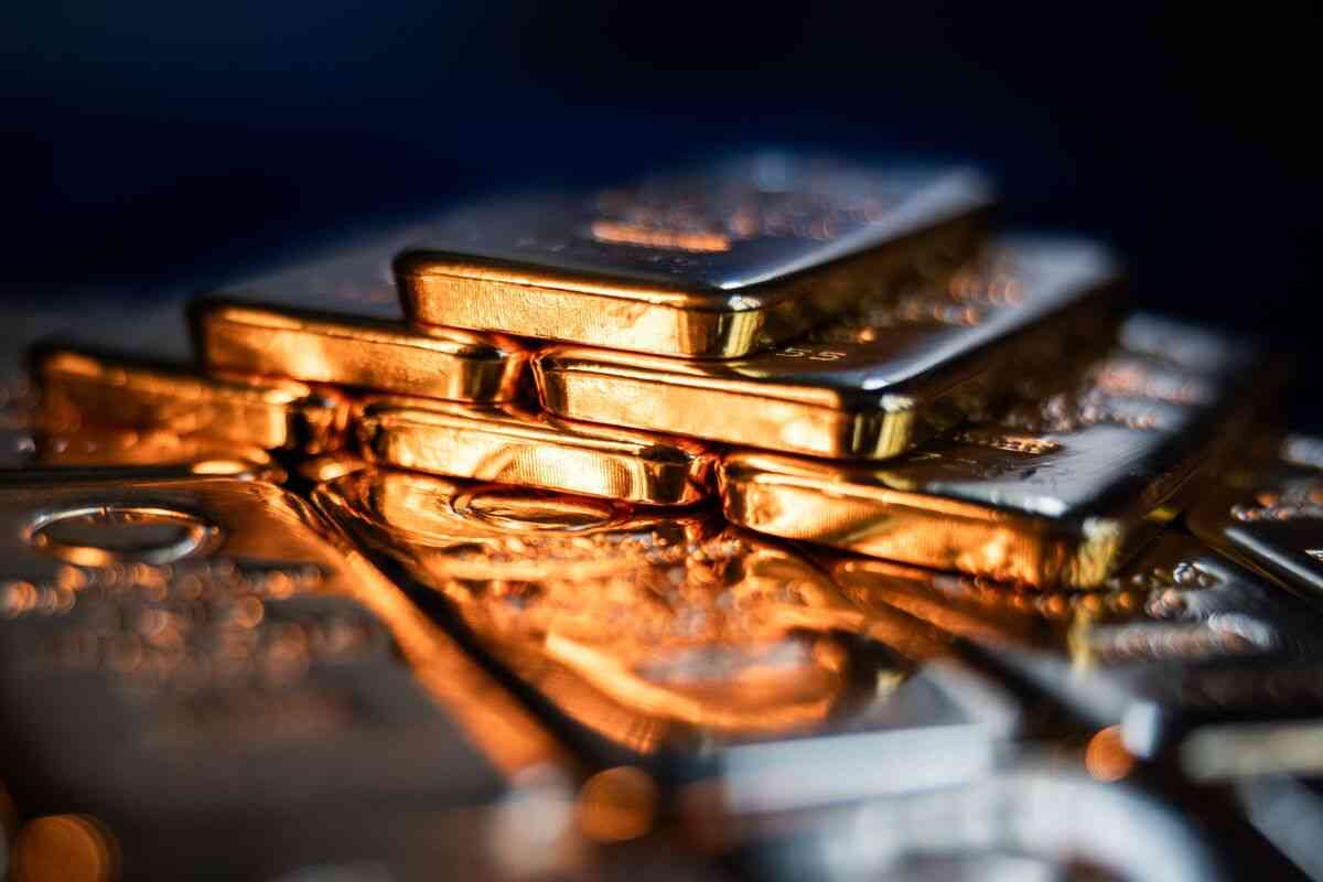 金相場、1オンス＝4000ドル割れ－中国が一部小売業者への税優遇廃止 - Bloomberg