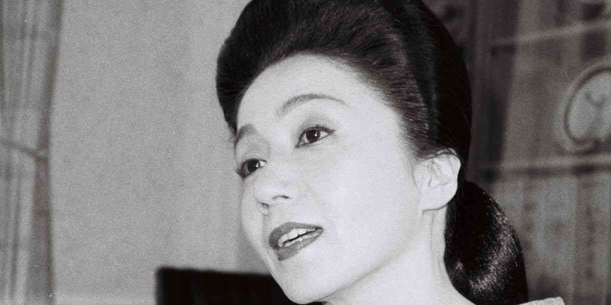 「覚悟しいや！」〝極妻姐さん〟役から39年…84歳大物女優〝洋装姿〟近影に「美のレジェンド」「違う志麻さんを見せてもらった」：「おっ！」でつながる地元密着のスポーツ応援メディア 西スポWEB OTTO!