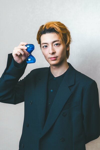 高杉真宙「18、19歳のころからずっと一緒にいますね（笑）」長年連れ添う意外な“相棒”を明かす（双葉社 THE CHANGE） - Yahoo!ニュース