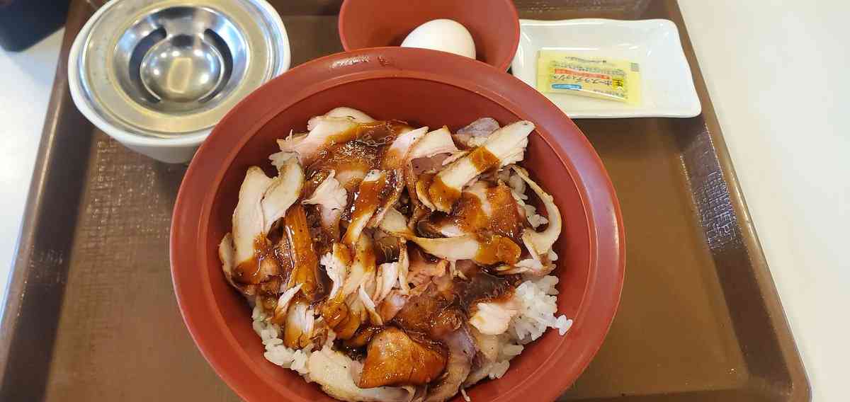すき家でローストビーフ丼を注文したら犬の餌EXみたいなの提供されて涙「ロスト ビーフ丼やんけ」「はずれofはずれ個体すぎる」
