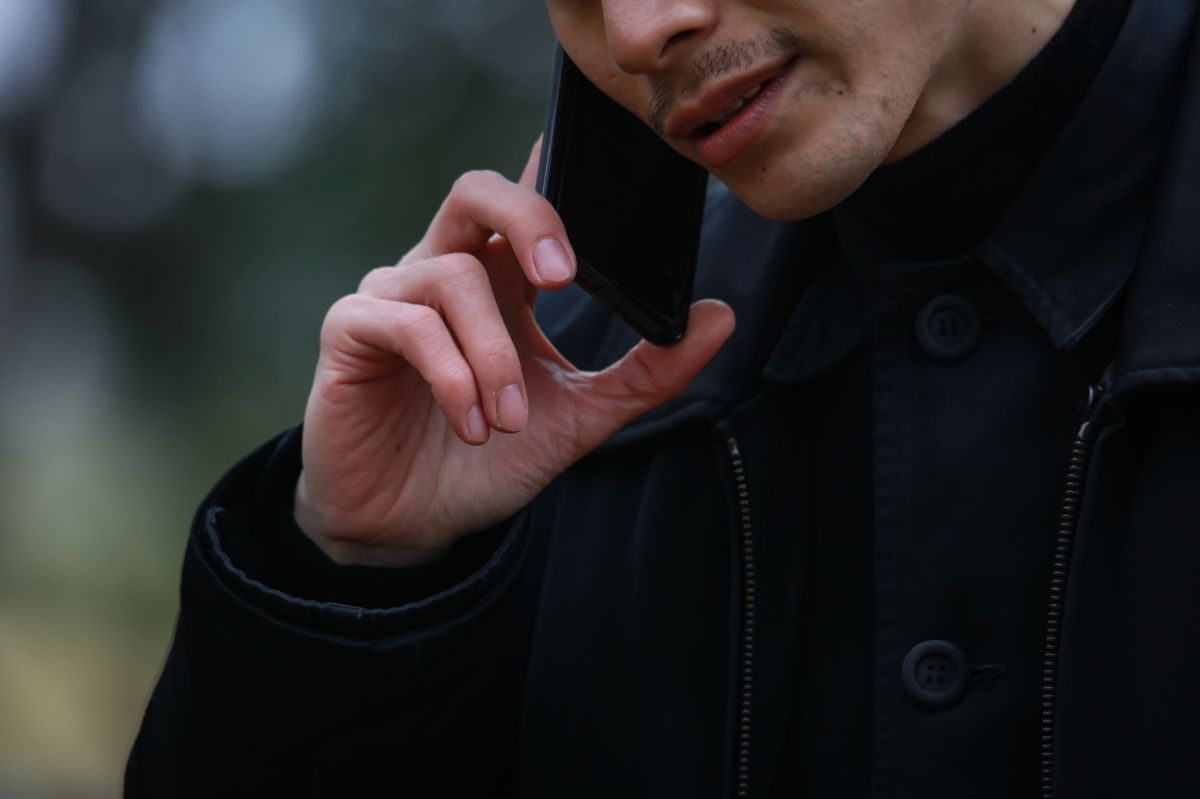 詐欺師が使う「敬語」に要注意！信用させる3つのトリック…元警視庁刑事が語る《丁寧な詐欺》の見抜き方