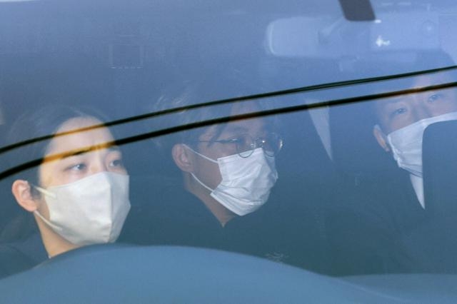 証券口座乗っ取り問題　警視庁が中国籍の2人逮捕　株価つり上げ容疑（朝日新聞） - Yahoo!ニュース