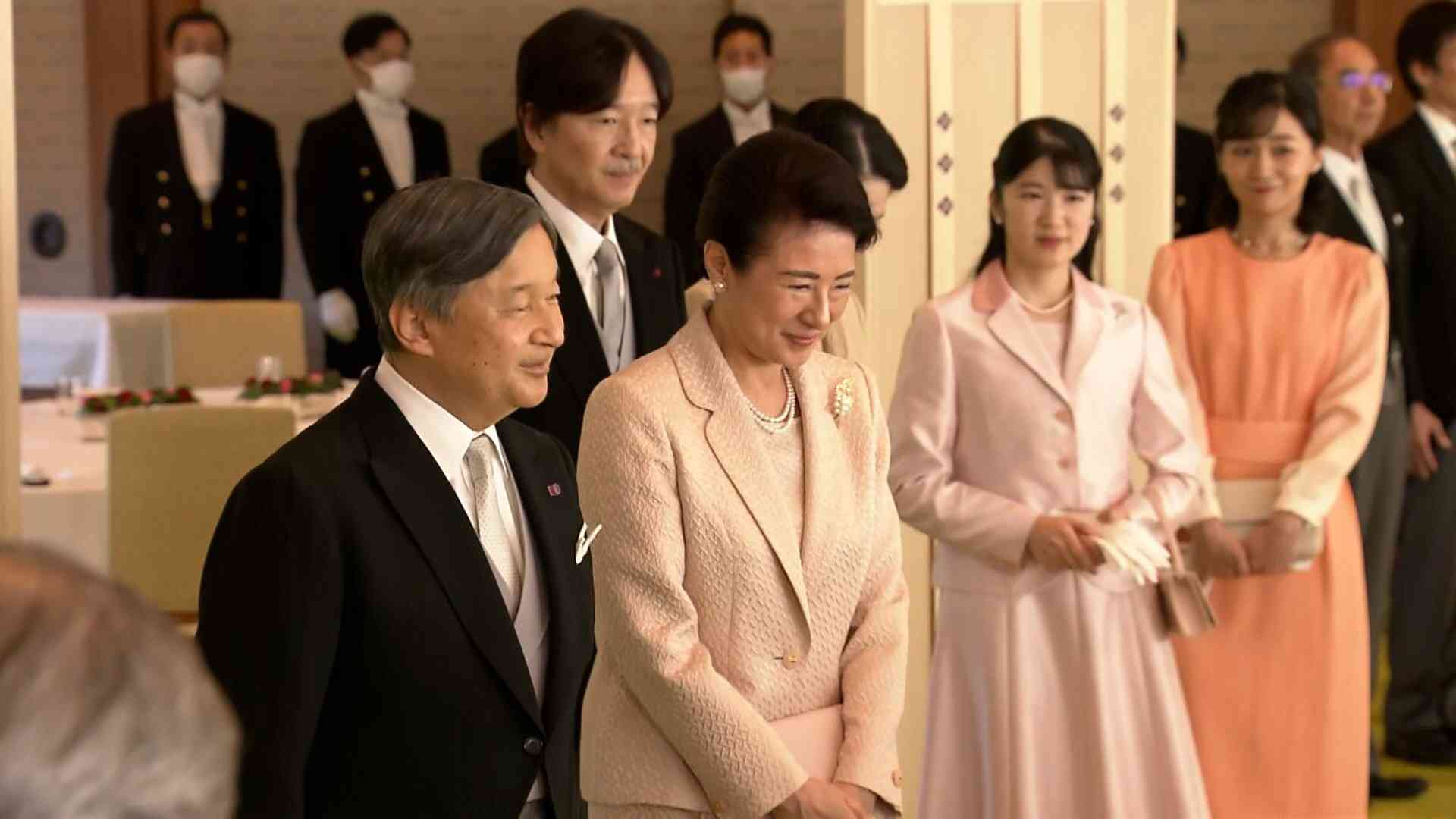 天皇陛下が王貞治さんとドジャース連覇の野球談義も　両陛下が文化勲章受章者らと宮中茶会　佳子さまは“ドラゴンボール”声優・野沢雅子さんと歓談（FNNプライムオンライン（フジテレビ系）） - Yahoo!ニュース