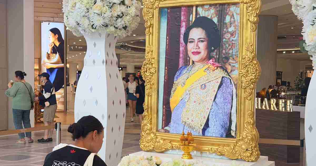 天皇皇后両陛下、タイ・シリキット王太后死去で弔意 - 日本経済新聞