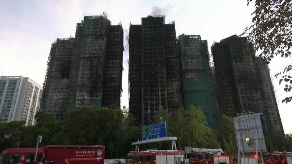 香港高層住宅火災で火災報知器正常に作動せずと当局発表…死者128人で200人と連絡取れず79人がケガ｜FNNプライムオンライン
