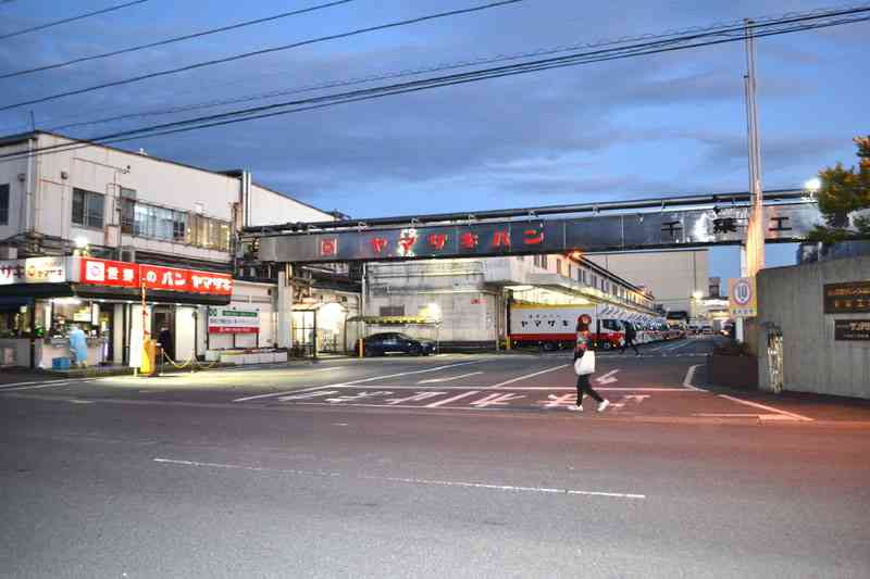 「いつか起こると…」「社会に殺された」　山崎製パン工場で６０代女性事故死、ネット上で悲痛な声　【急上昇ニュースのウラ】 | 千葉日報オンライン