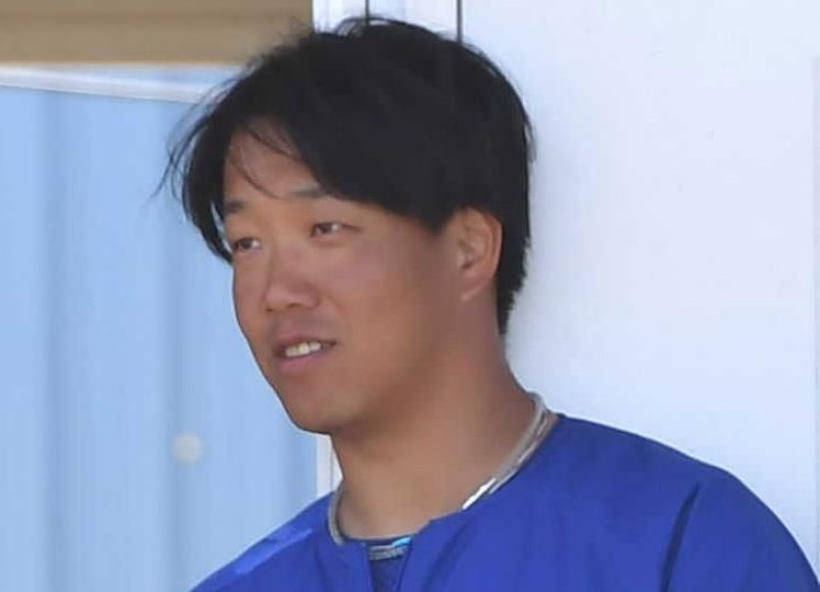 中日・柳　元モデルの妻が夫の不倫騒動を謝罪　ツーショット投稿「彼は現在（家庭内）育成契約中」「まずは15時間抱きしめてもらいますか～」