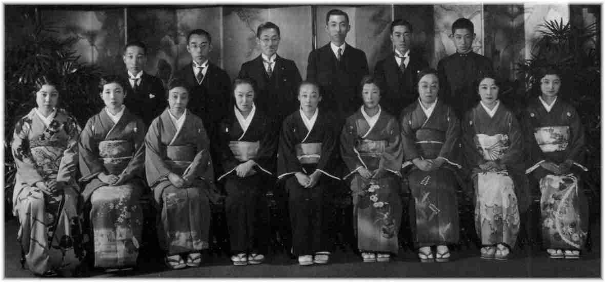 母や姉妹は美人だけど自分は…な人