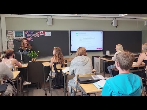 フィンランドの学校で始まった「脱デジタル化」　ノートＰＣ無償配布も、学習成果は低下