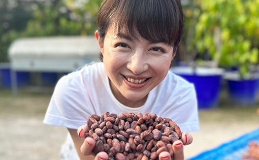 平井理央「タイのランパーンまでカカオ豆を視察」チョコレートで起業し奮闘した1年「低GIで乳酸菌約1000億個のチョコを」