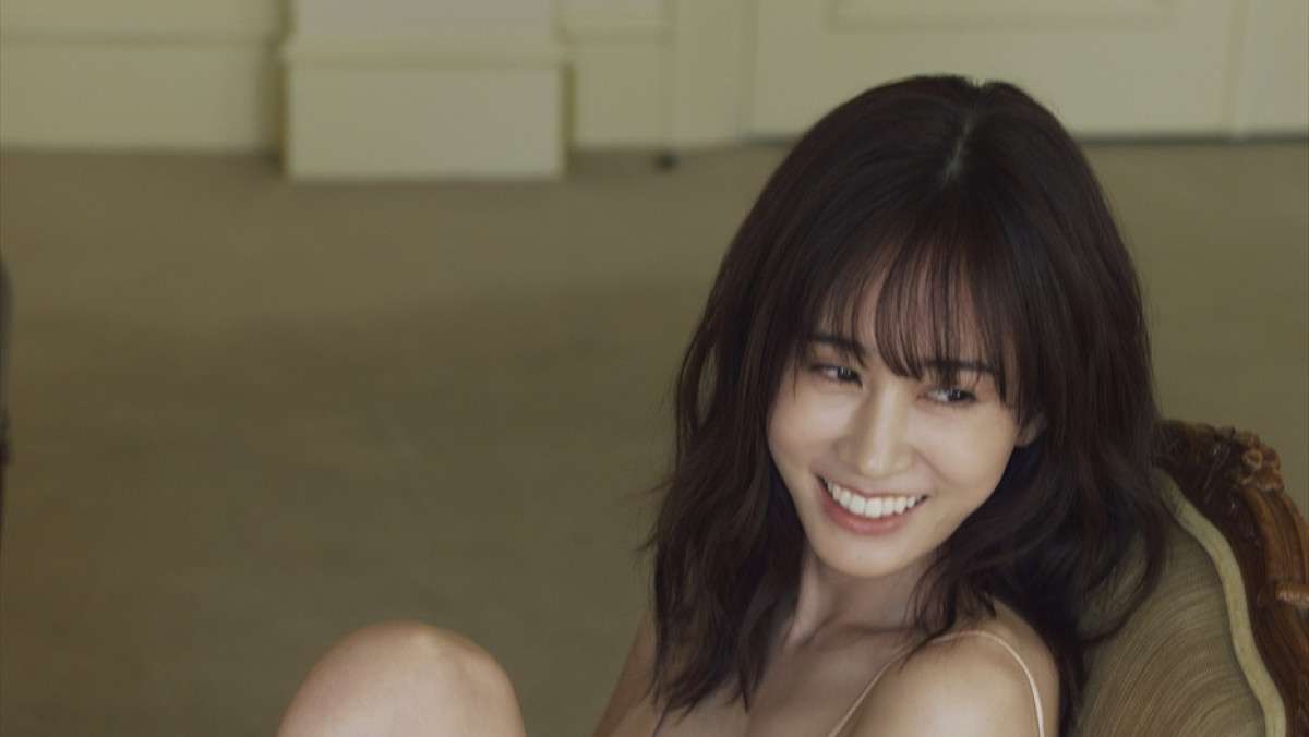 （写真）前田敦子「どっぷりと大人の恋愛に浸ってほしい」　“最後の写真集”先行カット2点解禁！ - エンタメ - ニュース ｜クランクイン！