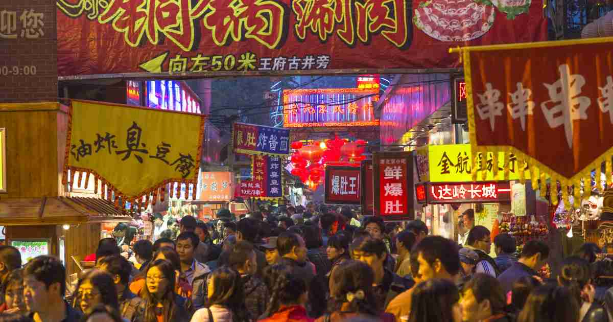 大卒失業者3000万人…！デフレ・不動産“ドン底不況”の中国に追い打ち、北京・上海の凋落を示す「衝撃データ」（石 平） | 現代ビジネス | 講談社