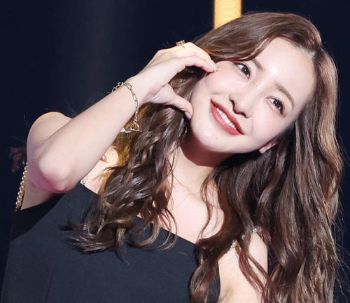 板野友美、愛娘が４歳迎え「顔出しも封印」宣言　夫高橋奎二投手らと家族で豪華誕生日会開催 - 芸能 : 日刊スポーツ