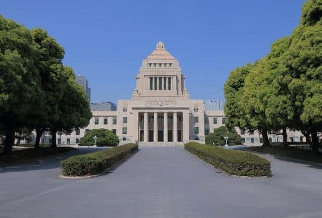 共産・山添拓議員、「隊舎の空調」理由の軍事費引き上げ批判も...　「緊急性あるだろ」疑問の声も（J-CASTニュース） - Yahoo!ニュース