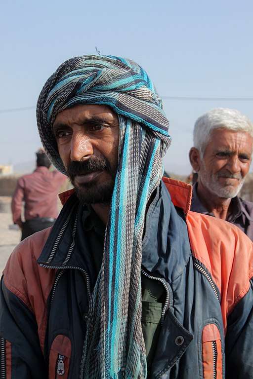 鋭い目の男性が好きな人