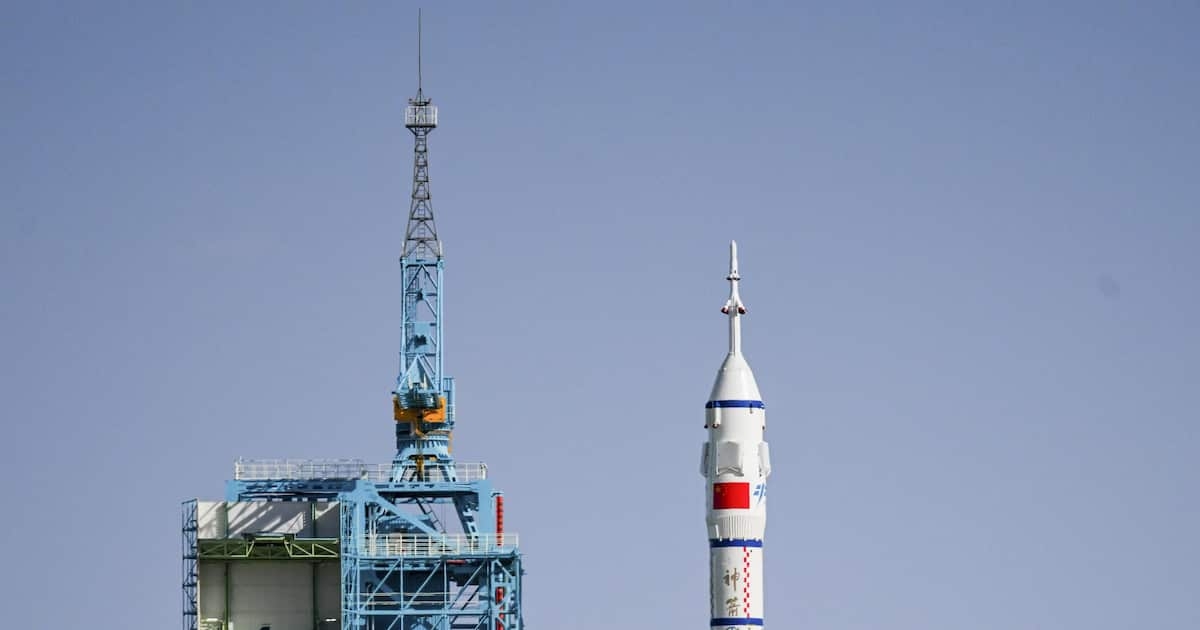 中国宇宙船にデブリ衝突か　5日の地球帰還を延期　「乗務員の安全確保」 - 産経ニュース