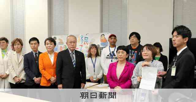 スリランカ人男性の強制送還「中止を」　野党議員らが入管庁に要請 [外国人]：朝日新聞