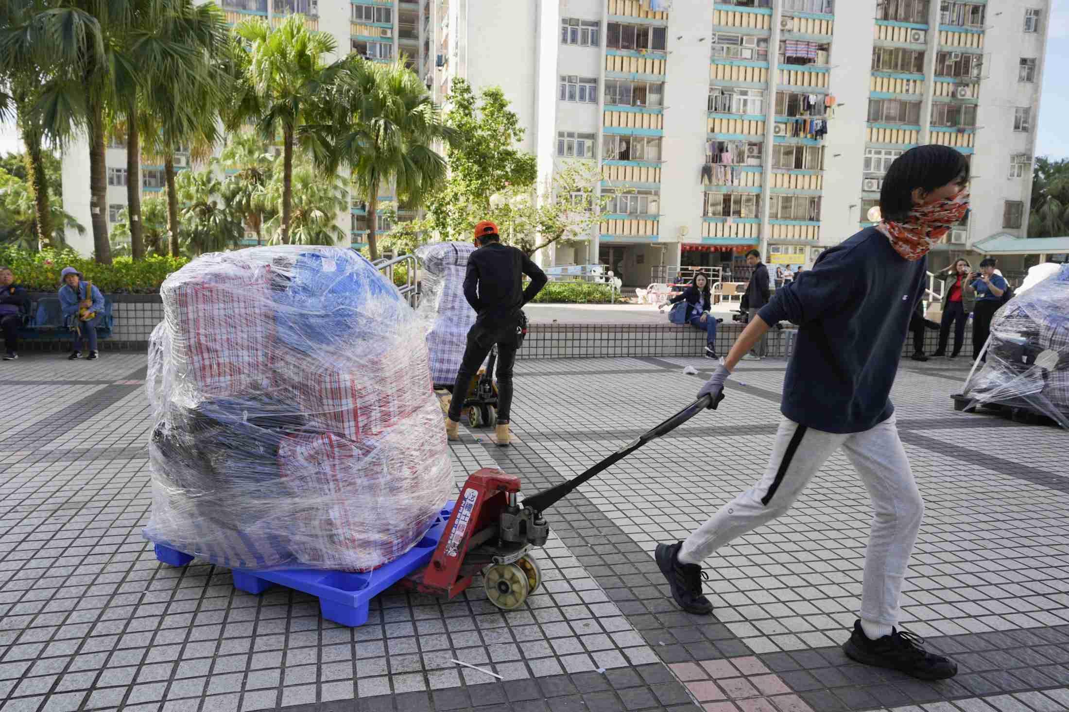 香港警察、火災の支援活動を阻止　政府批判の動き警戒か（共同通信） - Yahoo!ニュース