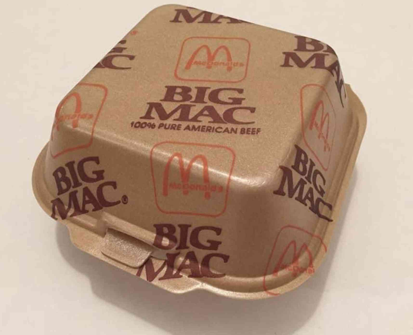 懐かしいパッケージを貼るトピ