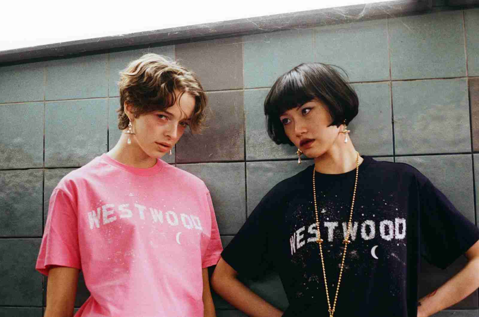 中島美嘉　コラボアイテム着用ショットが「リアルNANA」と話題「世界一ヴィヴィアンが似合っている」