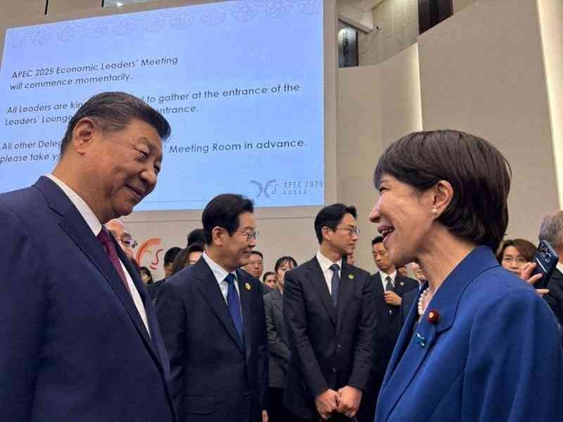 高市首相に韓国コスメとのり　李大統領がプレゼント