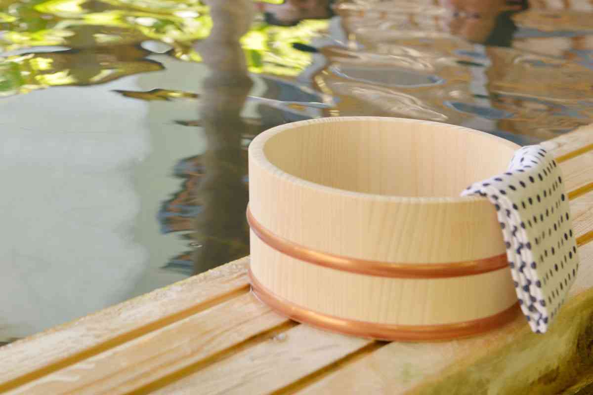 人気雑誌の表紙《未成年の入浴シーン》に「最高」「エロい」と大絶賛も