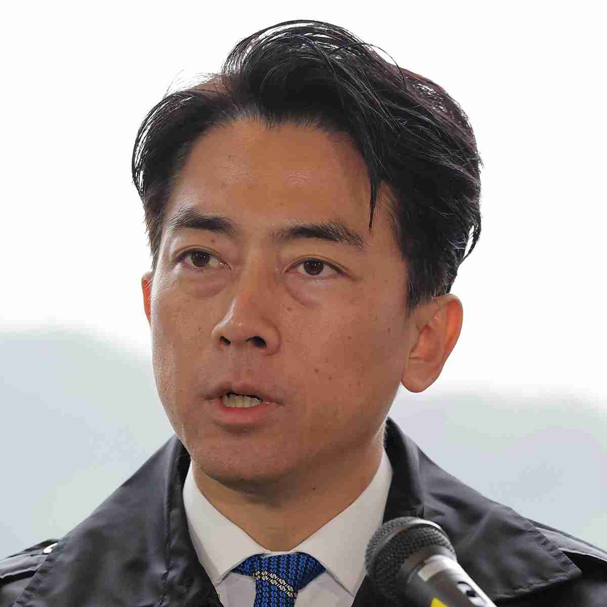 「完全に覚醒してる」小泉進次郎防衛相　立憲議員の台湾有事めぐる質疑で見せた“キレキレ答弁”にSNS騒然（女性自身） - Yahoo!ニュース