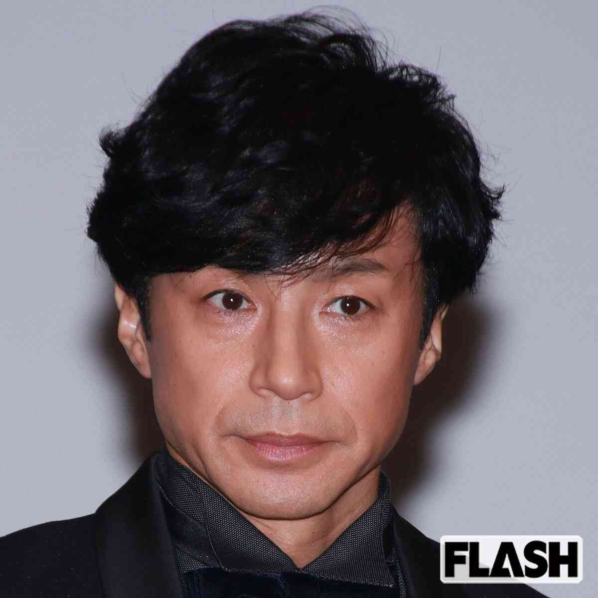 木村佳乃＆東山紀之が見せた“オフすぎる”笑顔…妻は「眼鏡にすっぴん」夫は「ふっくら」にファンほっこり（SmartFLASH） - Yahoo!ニュース