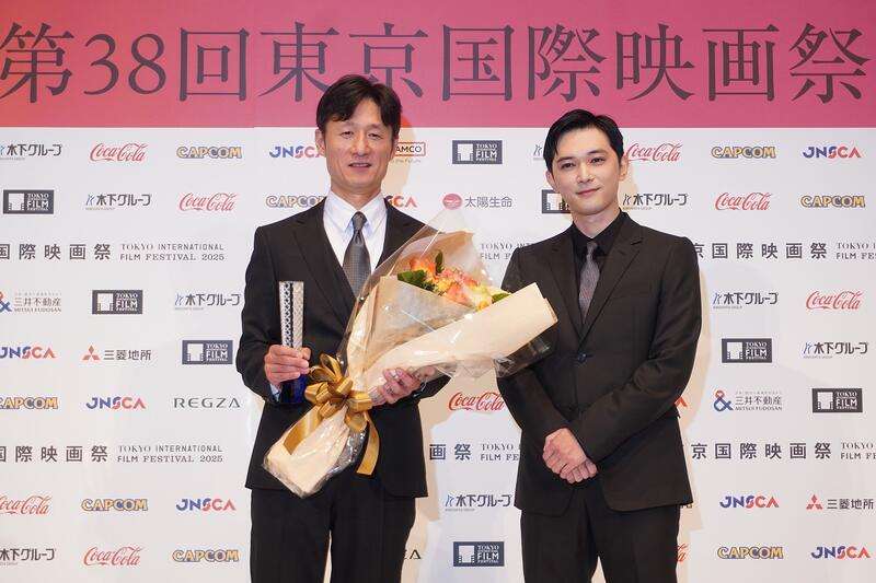 吉沢亮がサプライズ祝福！第38回TIFF黒澤明賞受賞の李相日監督「もう女形の背中じゃない」「ようやく役が抜けてホッと」（cinemacafe.net） - Yahoo!ニュース